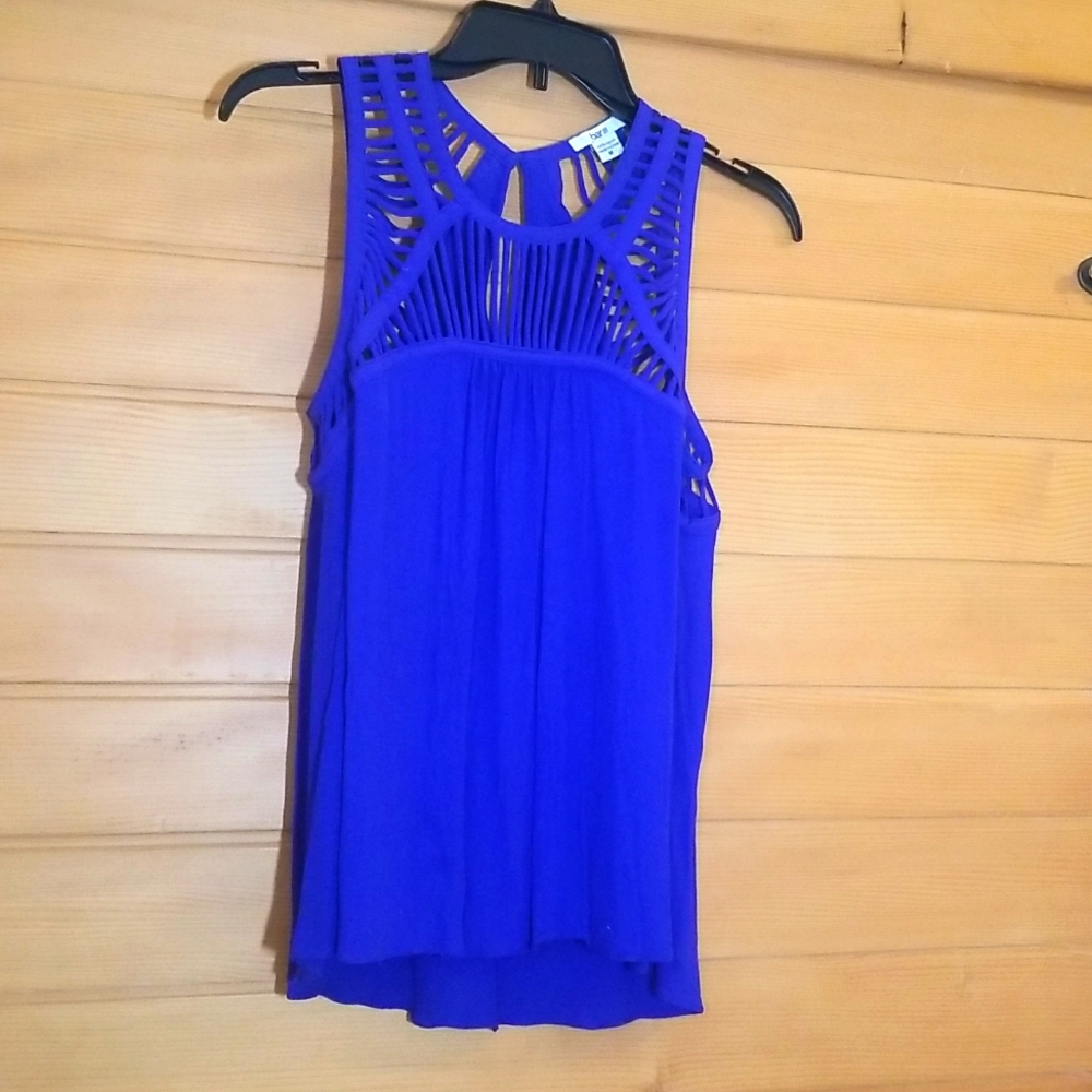 Sleeveless blouse